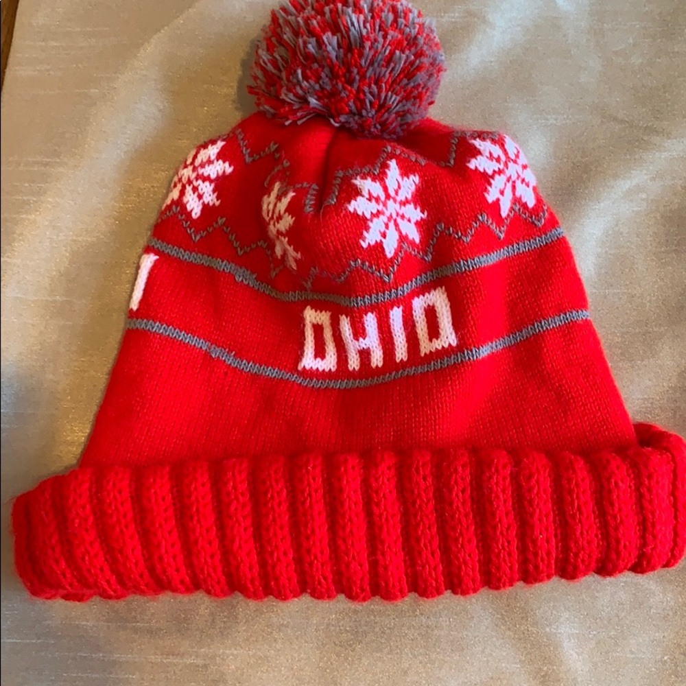 Red whit gray knitted Ohio hat